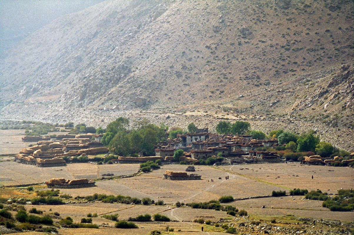 16 Lower Yulok Village Across River From Kharta Tibet